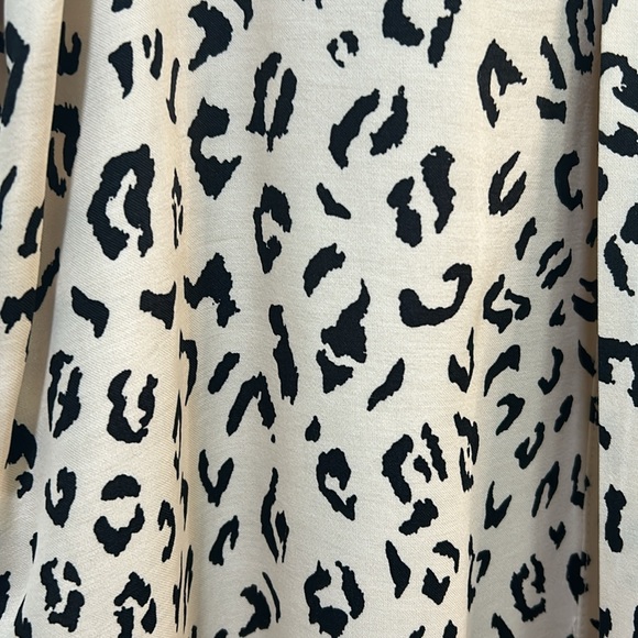 ZARA SILK BLOUSE WOMEN SIZE S ANIMAL PRINT LONG SLEEVE - Picture 9 of 11